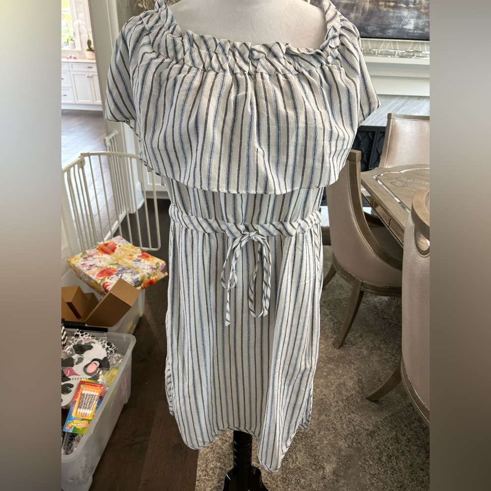 NW BCBGMAXAZARIA Short Sleeve White with Blue and Grey Striped Dress